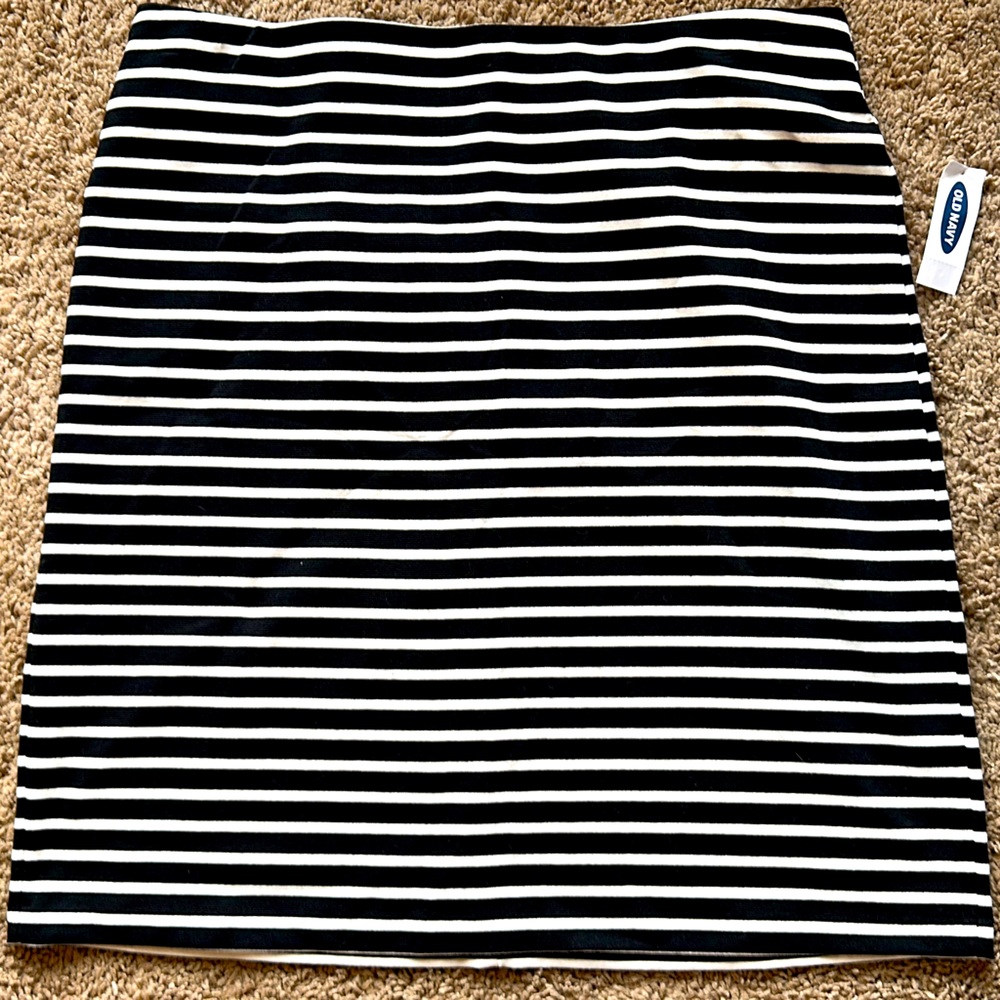 Black and white stripped skirt.